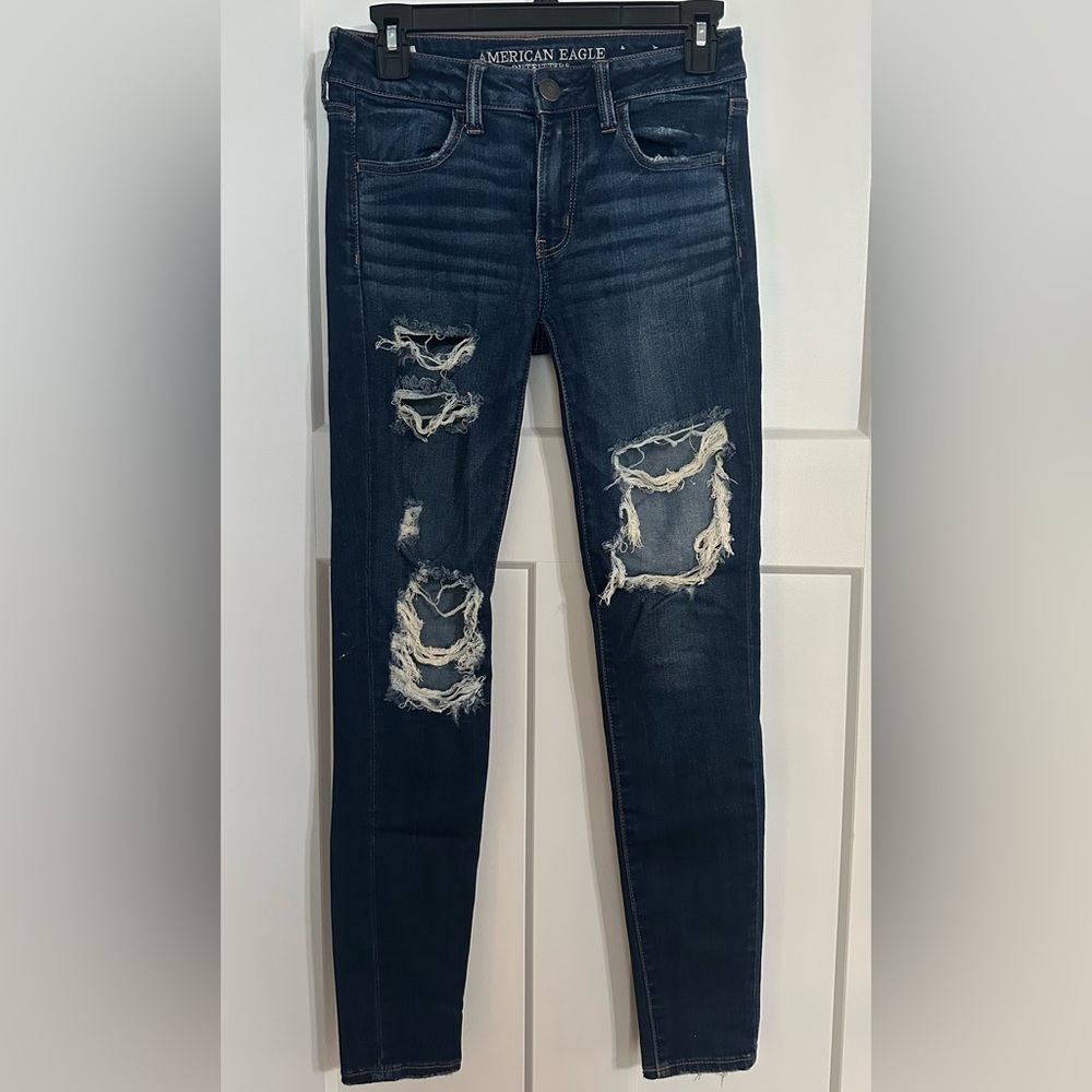 American Eagle Outfitters Women's Blue Distressed Jeans